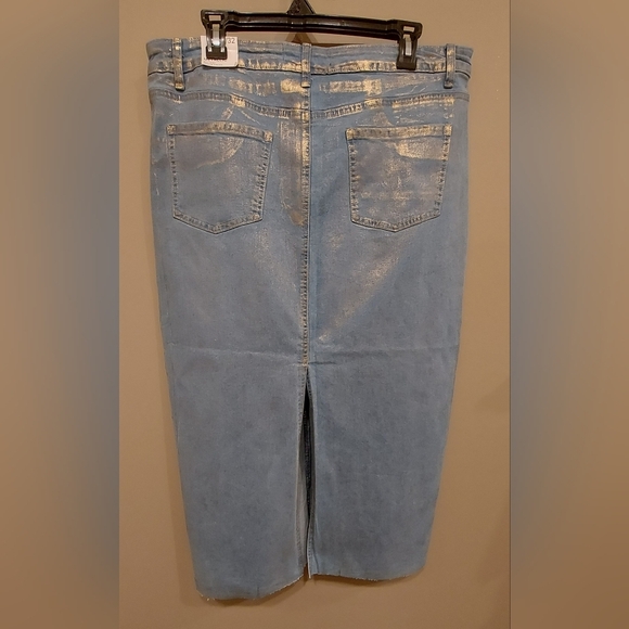 Metallic Blue Maxi Skirt - Picture 3 of 7